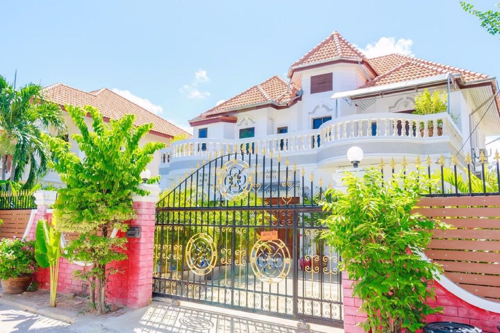 Ratana Villa - Pattaya Holiday House Walking Street 7 Bedrooms Exterior foto